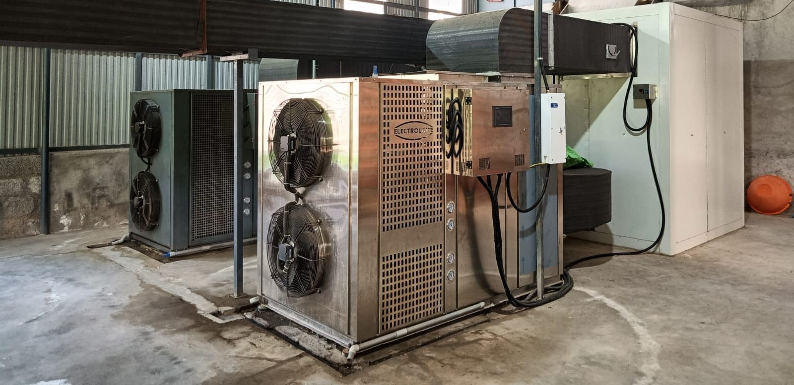 Electrolaice cardamom heat pump dryer